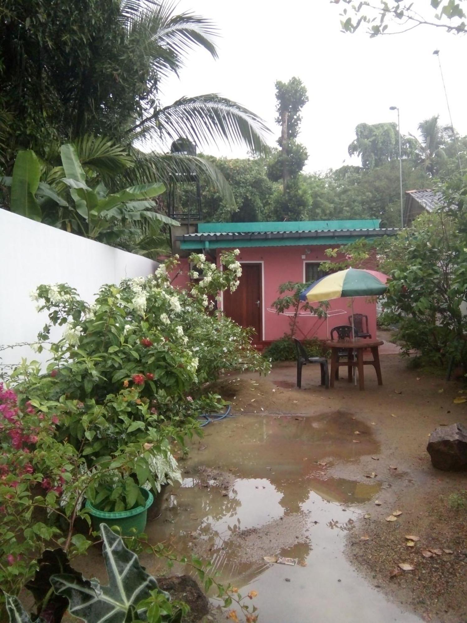 Little Pink House Mirissa Exterior photo